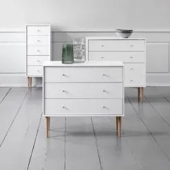 Byrå IDOMLUND 4 Lådor Bred Vit/ek -Sovrum affär 115143